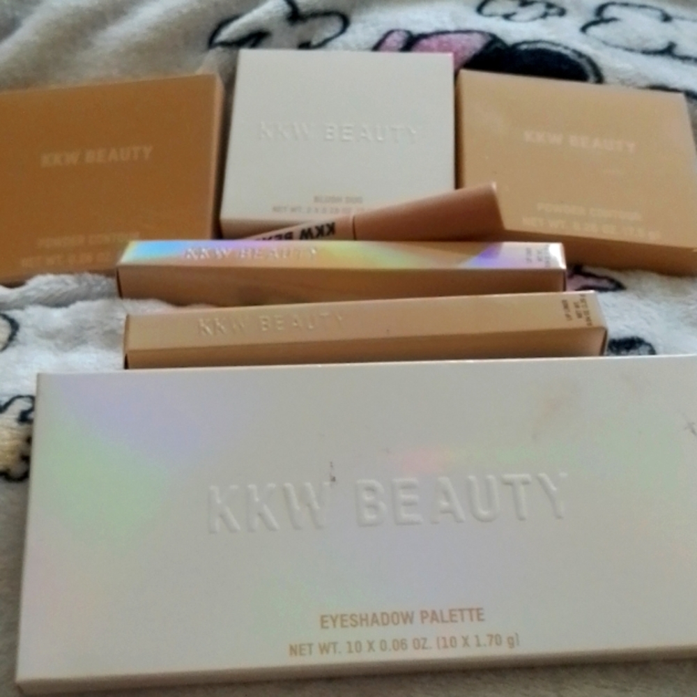 Kkw makeup